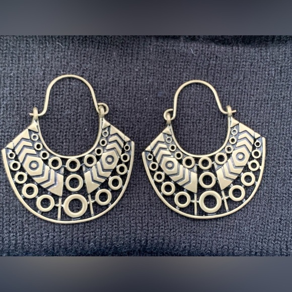 Tocona Antiqued Silver Color Boho Hollow Earrings Tribal Indian Mandala Flower - Picture 1 of 6